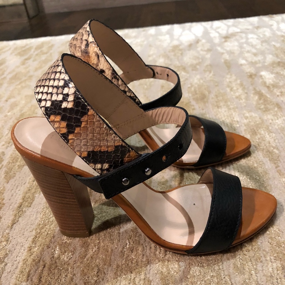 Club Monaco black leather and snakeskin 4” heels.